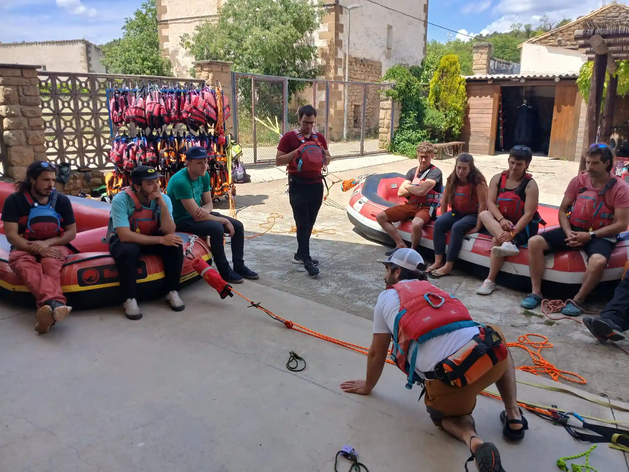 jornadas de entrenamiento en Murillo de Gallego con los guias de rafitng de river guru bajo el sello rescue 3 europe